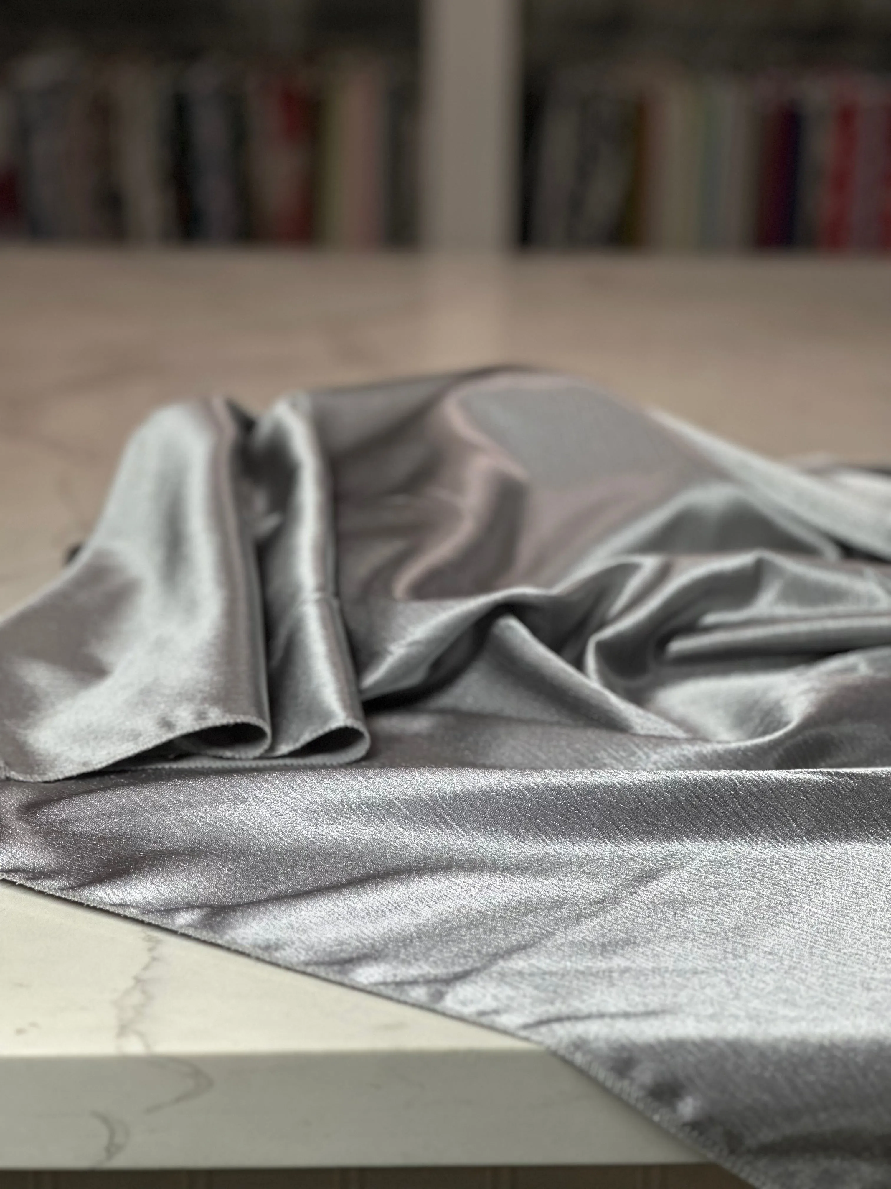 5pcs - Luxury Satin Table Linen 90" Round - Charcoal