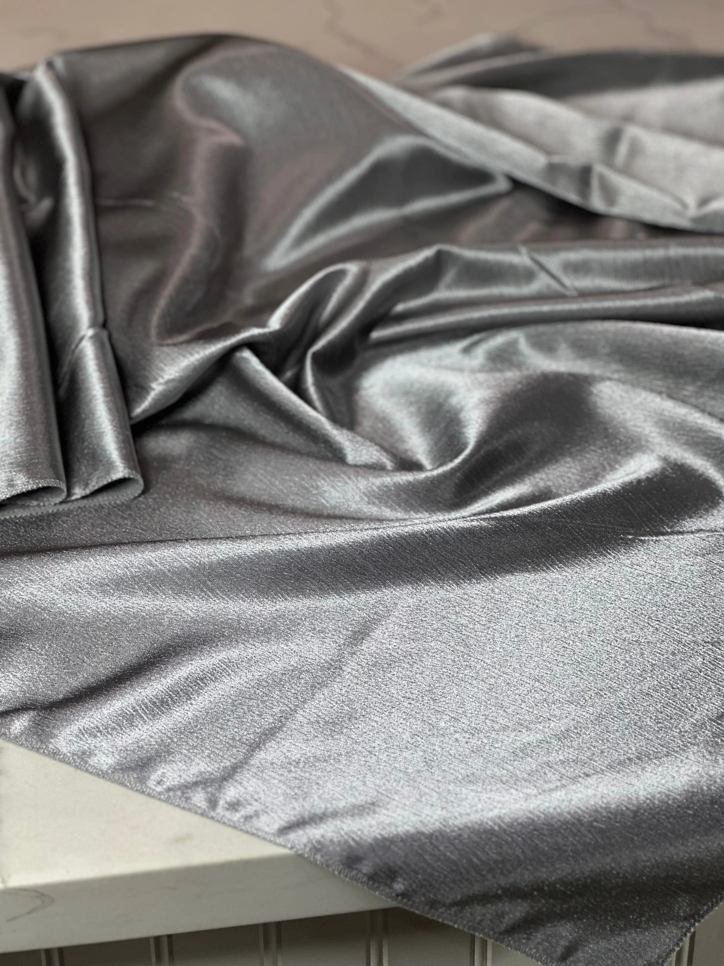 5pcs - Luxury Satin Table Linen 90" Round - Charcoal