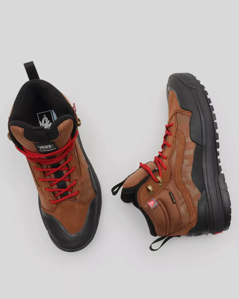 Vans UltraRange Exo Hi in Dachshund Black